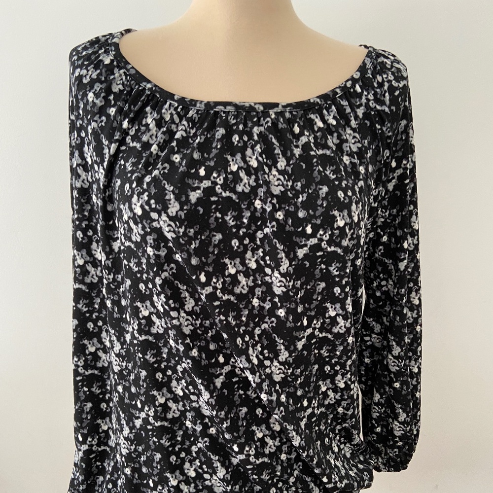 NEW MICHAEL KORS long sleeve blouse top size XS runs bigger